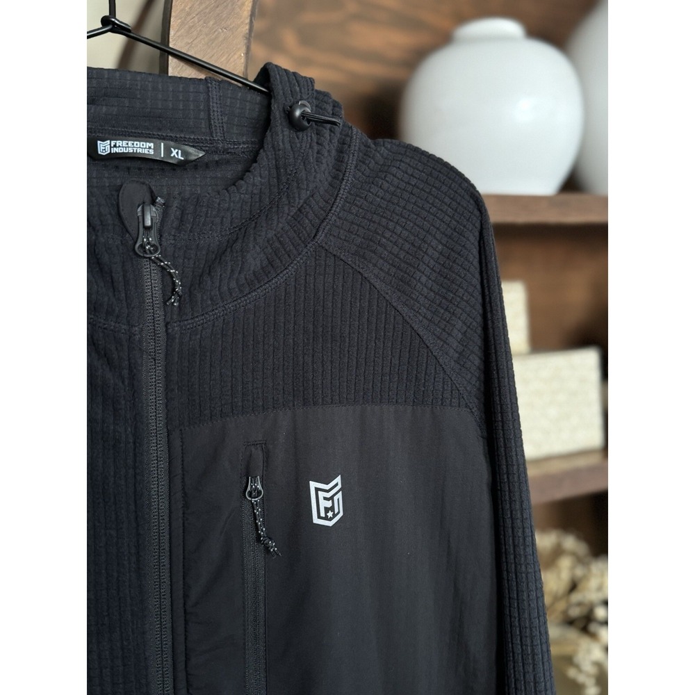 Freedom Industries V2 Radiase Thermal Grid Hoodie Mens XL Solid Black Zip Jacket - Picture 2 of 6